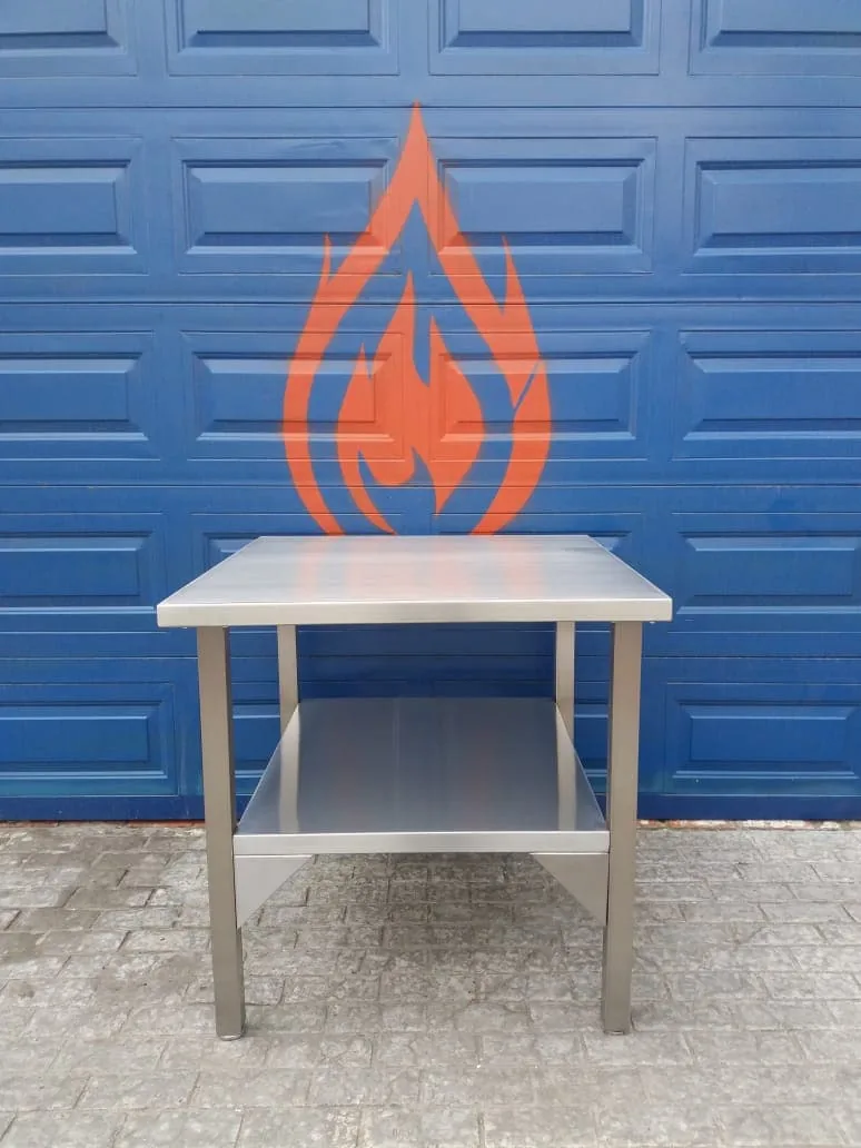 Mesa con entrepaño - miniatura 1