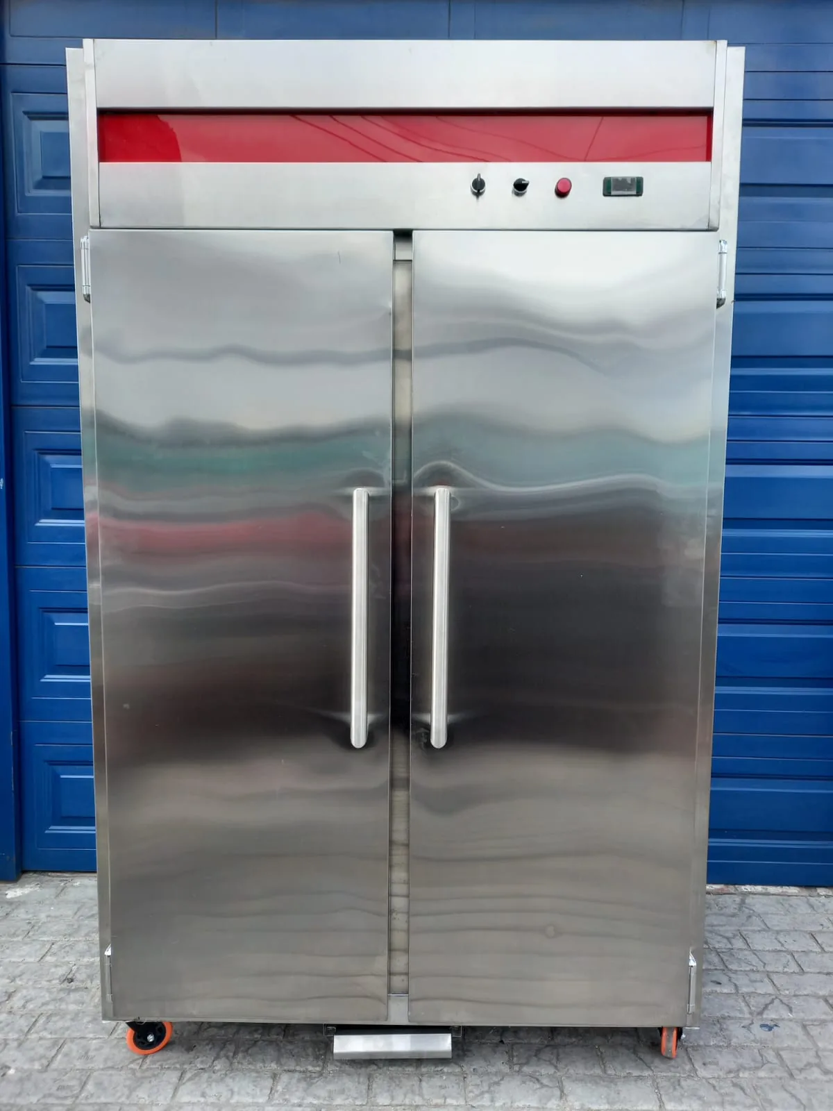Nevera vertical de dos puertas